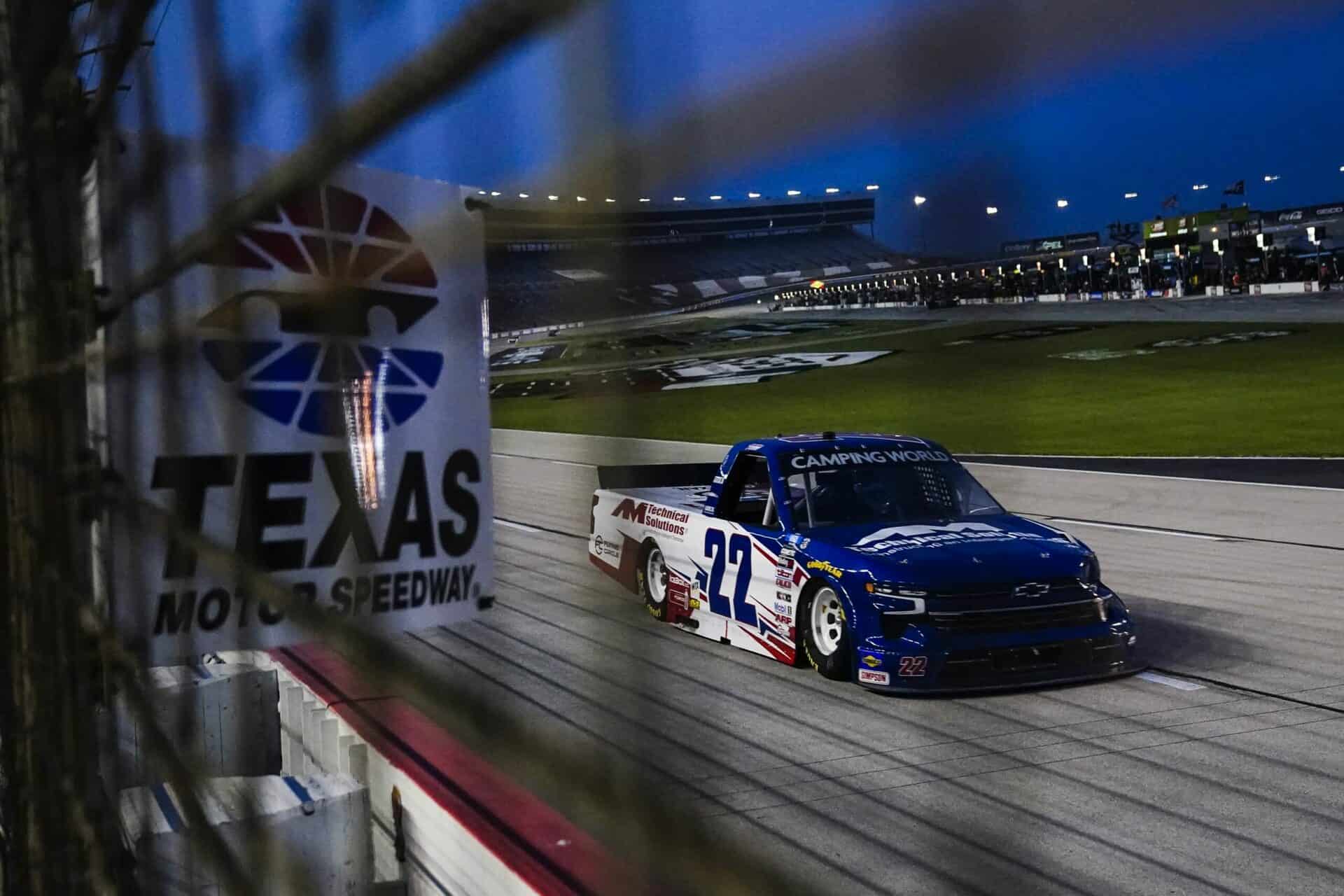 Read more about the article Austin Wayne Self and AM Racing Dig Deep for Top-20 Finish At Texas Motor Speedway